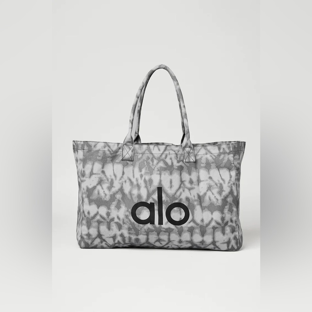 Alo Iconic Shopper Tote